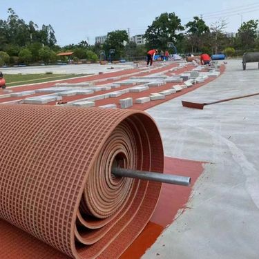 預(yù)制型塑膠跑道 運(yùn)動(dòng)場(chǎng)地的革新之選與專業(yè)生產(chǎn)解析